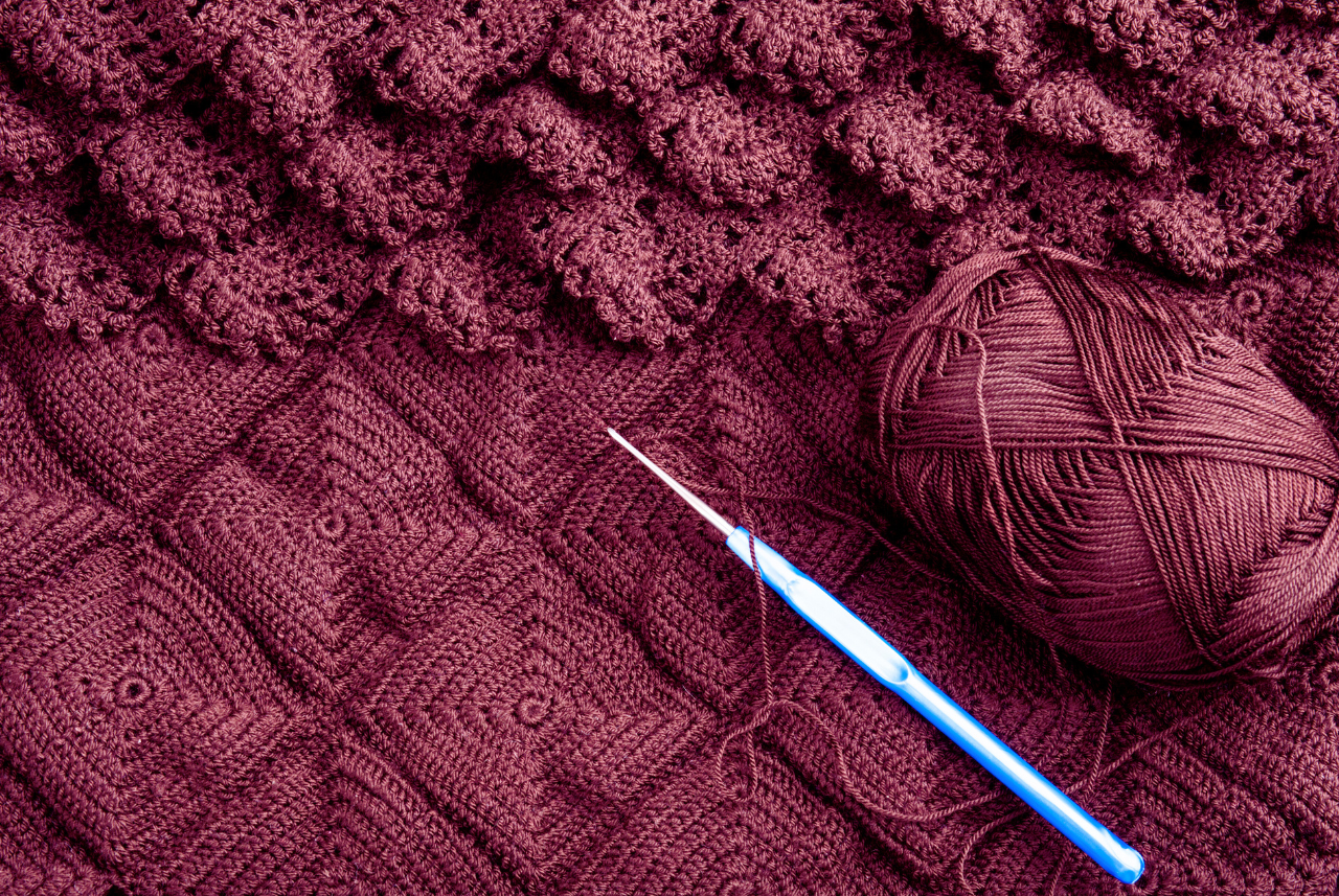 Discover easy Halloween crochet patterns perfect for beginners! Craft festive decorations with simple techniques for a unique holiday touch.